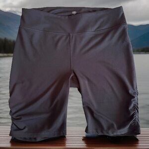 Gaiam Black OM Fit Yoga Shorts Active Wear Stretch With Ruched Leg Womens Size L